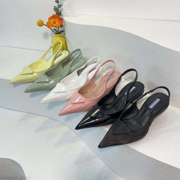 2022 scarpe eleganti di alta qualità pantofole da donna sandali con tacco in gomma estiva sandali da spiaggia moda graffi T scarpe da interno pantofola sandalo buono