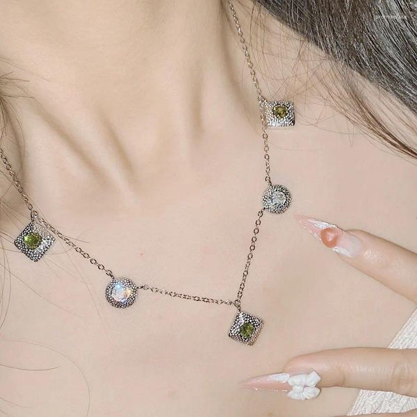 Gargantilha versa luz luxo originalidade irregular colar cor grossa preservar ins maçã verde quadrado franja pingente feminino