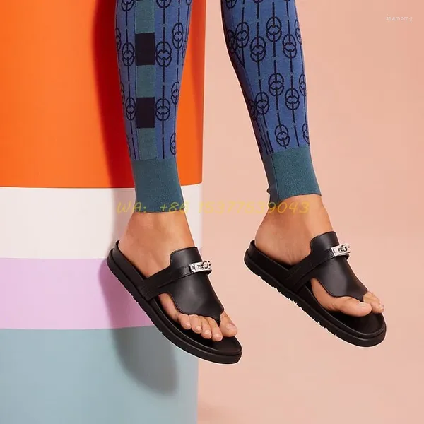 Hausschuhe mit Metallverschluss und Schnallendetail, Flip-Flops, lässig, Sommer, Slip-On, Designer-Gummisohle, Strand, Meer, Komfort, modische Schuhe für Damen