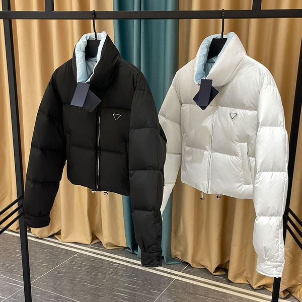 Piumino in nylon Donna Coulisse con logo triangolo Re Collo alto Cappotto caldo Designer nero Piumino d'anatra bianco Parka impermeabile corto Puffer Coat giacche spesse