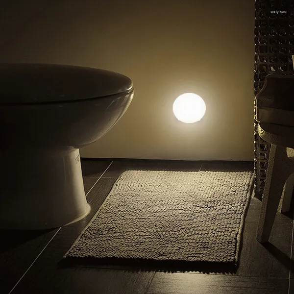 Luzes noturnas 2023 Sensor de movimento inteligente leve Recarga de lâmpada LED Operou a cabeceira do WC para o banheiro do corredor da sala banheiro