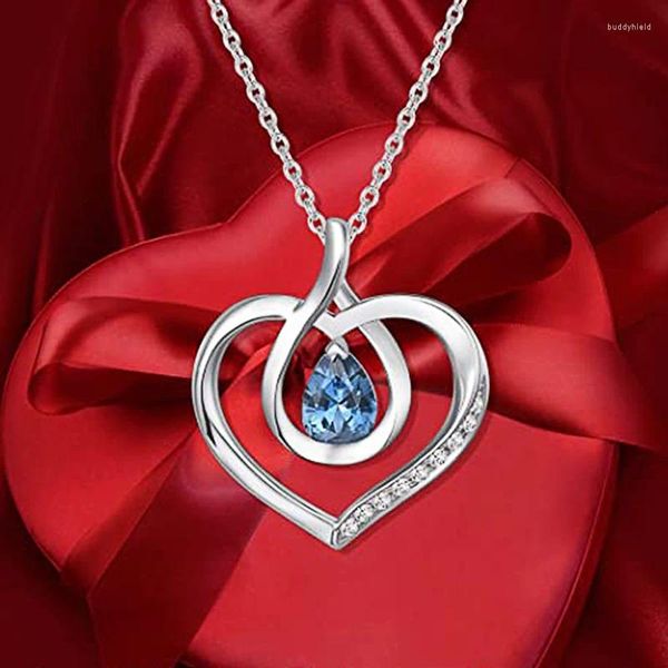 Collane con ciondolo Collana da donna progettata da Huitan Ly per fidanzamento Matrimonio Solitario di lusso Waterdrop Blu CZ Gioielli di moda