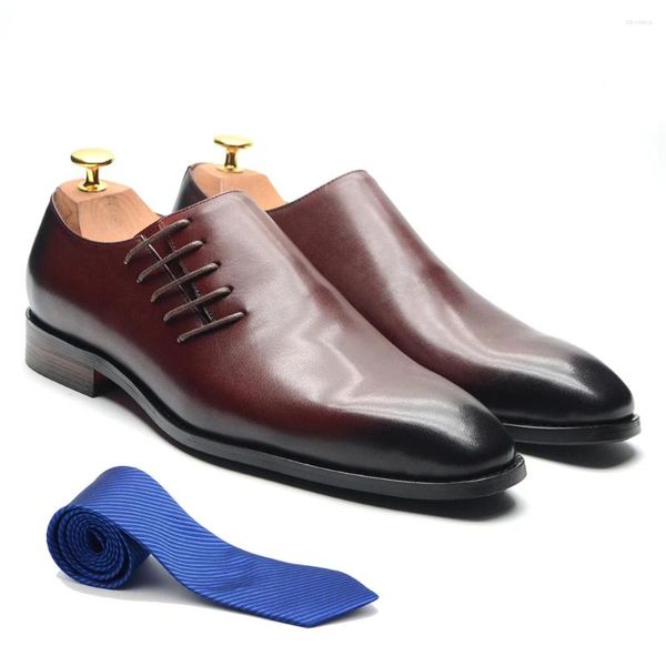 Scarpe eleganti da uomo di lusso Italian Oxford Fashion Shoelace Design Wedding Whole Cut Business Office Party formale per