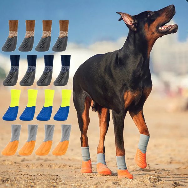 Sapatos de proteção para animais de estimação 4 PCS / Set Dog Pata Protecto Botas Impermeáveis Chuva Inverno Neve Filhote de Cachorro Meia com Antiderrapante Macio Caminhadas e Correndo 231115