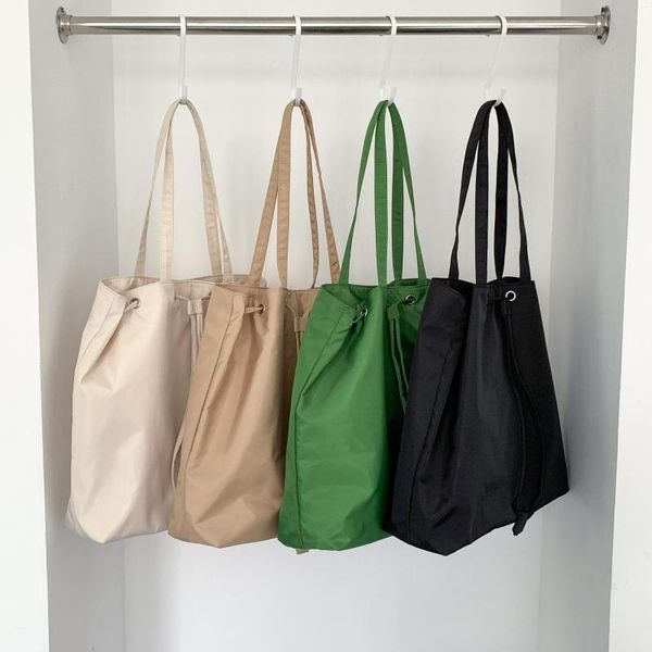 Bolsas noturnas 2023 Nylon Mulheres Médias Bolsa de ombro de grande capacidade Bolsas fêmeas de cordão Japão VENDA DE LOVIP