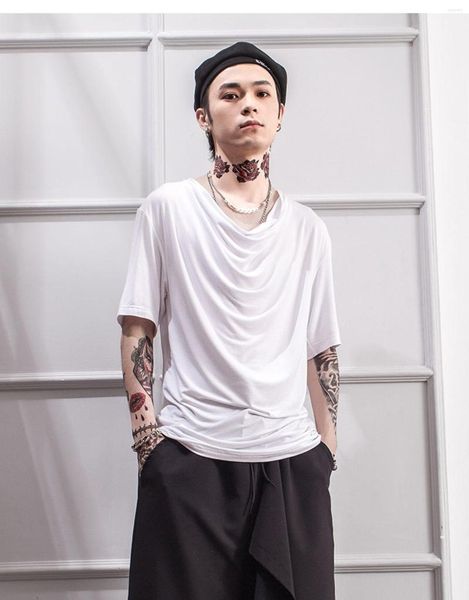 Camisetas masculinas Versão do colar de moda masculina coreana Homem de pilha de moda pendurada de manga curta de fundo