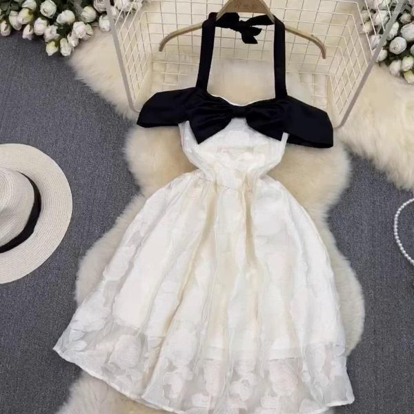 Vestidos casuais Estilo francês Temperament Dress Design Sentido Halter Halter One Word Off Ombro Bow Slim Fit A-Line Princess