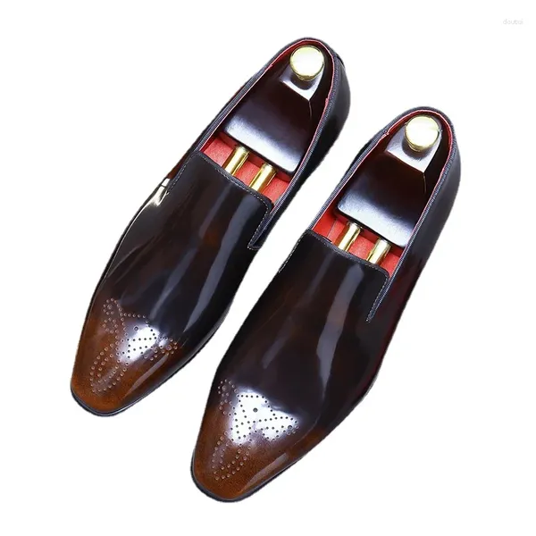 Sapatos de vestido Negócios Esculpido Respirável Couro Genuíno Homens Escritório Vintage Homens Mocassins Terno 23668
