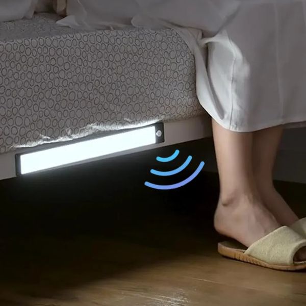 Novità Articoli LED Sensore di movimento Luce notturna Wireless USB sotto il mobile per Cucina Camera da letto Guardaroba Illuminazione interna 231115