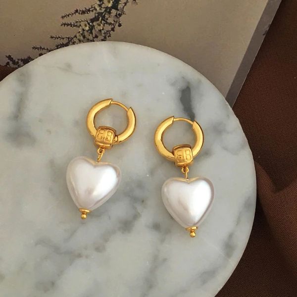 Orelha manguito designer moda pérola pingente coração brincos de ouro mulheres fantasia jóias boutique presente na moda 231115