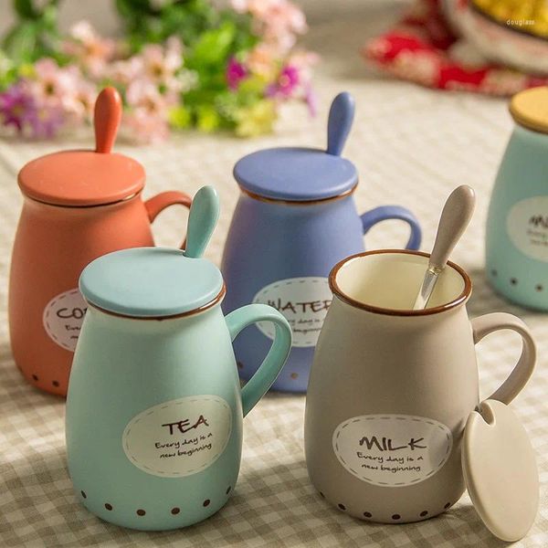 Tazze In ceramica Lettera colorata Tazza per il latte Tazza per la casa ecologica Tazza per acqua Tè Caffè Colazione con cucchiaio Regali di anniversario