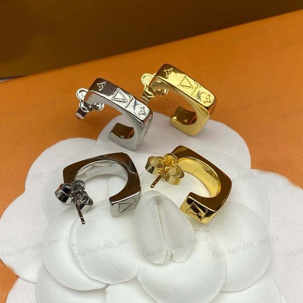 Eleganti orecchini a gancio per l'orecchio, orecchini classici di design con alfabeto romano, 2 colori oro/argento, materiale in ottone di alta qualità con ago in argento 925, regalo