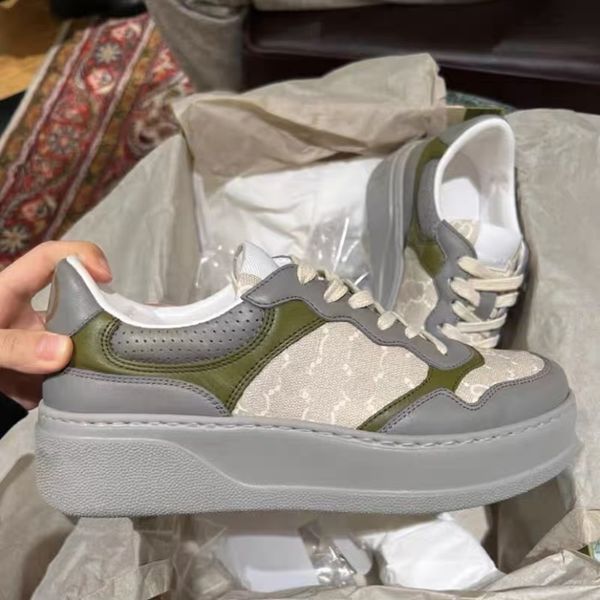 2024 designer de marca de luxo estilo clássico g ace sapatos casuais homens mulheres abelha cobra couro bordado tigre chaussures branco preto treinadores tênis