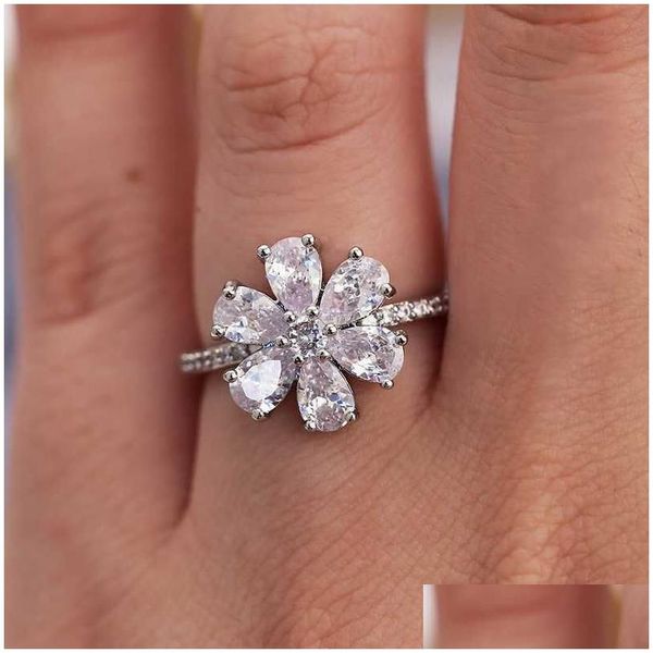 Bandringe Bandringe Ofertas Glänzende Blume geformt eingelegter weißer Kristall Zirkonium Silber Farbe Legierung Ring für Frauen Hochzeit Party Schmuck Dhkg4