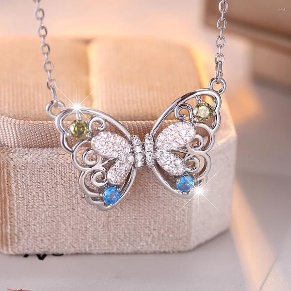 Colares Pingente Y2K Olive Blue Stone Borboleta para Mulheres Meninas Prata Cor Zircon Cristal Clavícula Moda Jóias