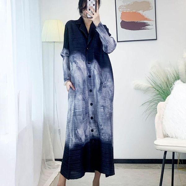 Vestidos casuais 2023 Sanzhai Pleated Fashion Cardigan Polo Button Dress Soly e Slim Style Variaz de rua versátil de comprimento médio