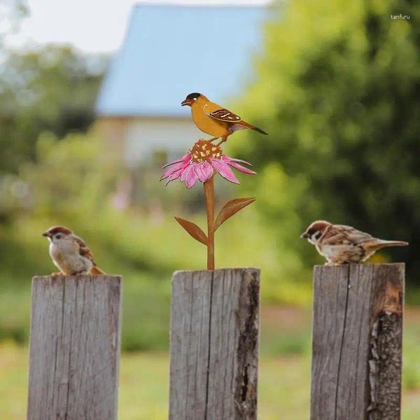 Gartendekorationen, Metall-Vogelstecker, Chickadees auf einem Ast, rostiger Baum, Kunst, bemalte Vögel, Dekor für Zaun, Wohnzimmer, Balkon, Dekoration