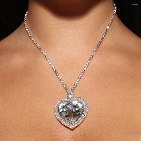 Tam Rhinestone Heart şekilli kolye satan zincirler seksi parlak şeftali kalp taş kolye aksesuarları toptan