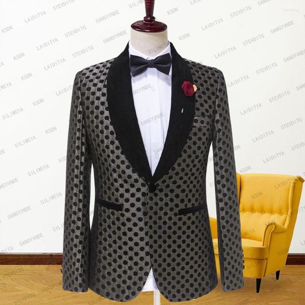 Abiti da uomo 2023 Ultimo design Sposo Polka Dots Scialle di velluto nero Risvolto Smoking Abito da sposa maschile Prom Cena Festa Blazer Giacca Cappotto