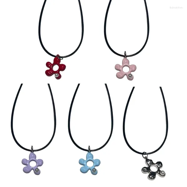 Anhänger-Halsketten, Blumen-Halskette, verstellbares Seil, hohle Blumen-Charm-Schlüsselbeinkette, personalisierter Perlen-Chocker-Schmuck