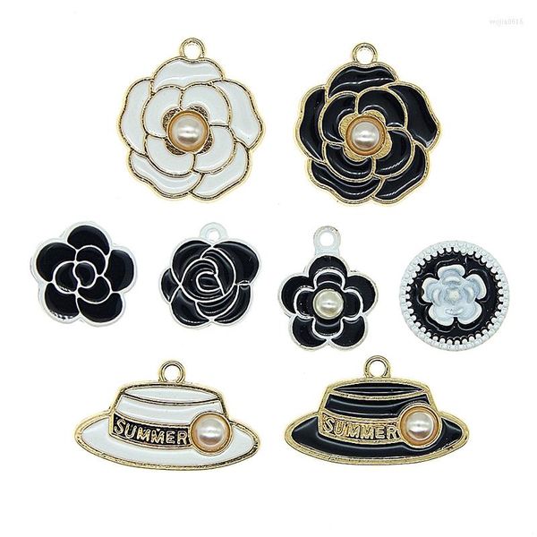 Charms 10pcs Schwarz-Weiß-Blumen-Sprühfarbe Patch Emaille SOMMER Hut Fit DIY Schmuck Schuhherstellung Ohrring-Anhänger Großhandel