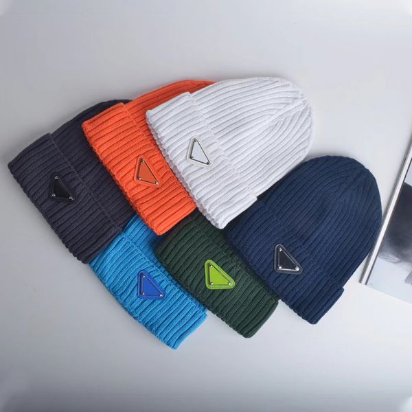 Designer de marca Triângulo Invertido Label Winter Knit Hat Men Hat feminino Moda italiana Hat quente Chapéu de moda masculina para homens Mulheres