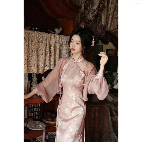 Ethnische Kleidung Frauen Rosa Blumen Cheongsam Ein Set ärmelloses traditionelles Vintage-Kleid mit Schal Showkostüme Sexy Sommer Langes Qipao