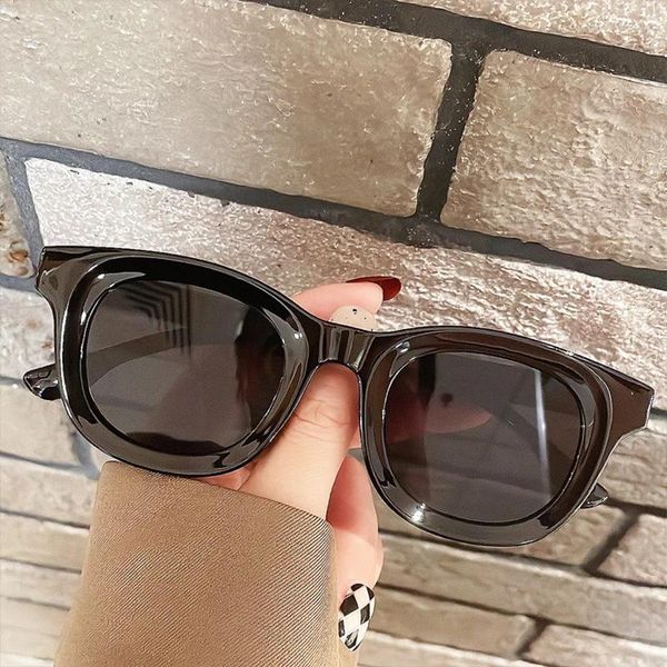 Óculos de sol 2023 luxo feminino quadrado simplicidade moda pequeno quadro elegante óculos de sol uv400 vintage masculino preto viagem eyewear