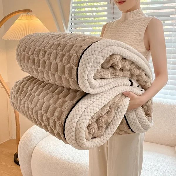 Одеяла Сплошной цвет Мягкий пушистый плюшевый плед Удобная кровать для взрослых Одеяло Зимнее теплое льняное покрывало для дивана Спальня 231115