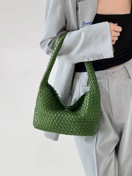 Neue Ankunft 2023 handgewebte Damenmode-Handtasche Designer Show Knitting Design Casual Tote Umhängetasche Umhängetaschen