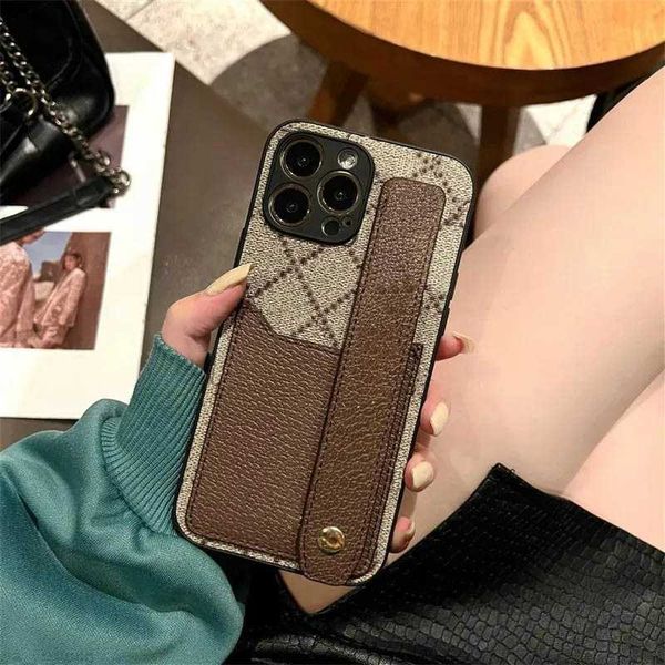 Luxury Designer Cell Phone Case Fashion Wrist Strap Phones Cases for IPhone 14 11 12 13 Pro Max 7p/8p X Xr Xs Wallet card bag holder Shockproof Cover