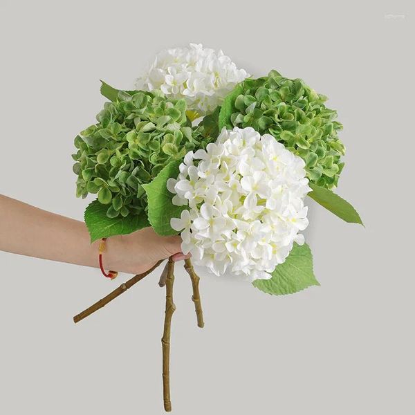 Fiori decorativi Ortensia di seta Fiore artificiale Decorazione verde Bouquet da sposa Disposizione in tessuto Rami finti