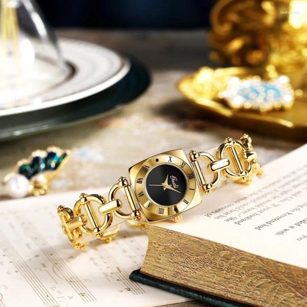 Наручные часы Роскошные женские дизайнерские часы Браслет в стиле хип-хоп Женские кварцевые часы Розовое золото Женские наручные часы Блестящие кристаллы Спортивная женщина