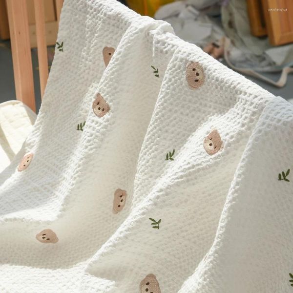 Decken Korean Born Baby Jungen Mädchen Decke Baumwolle Warme Quilt Schleier Cartoon Bär Kleinkind Musselin Swaddle 85x140 cm