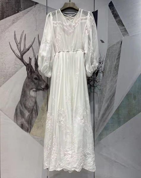 Vestidos casuais vestido de verão longa mulher mulher requintada bordado sexy string cross backless lantern manga branca de vestido branco