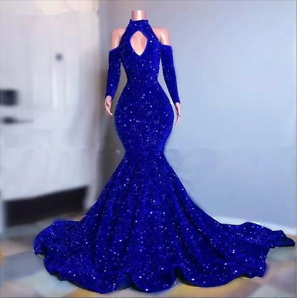 Artı boyutu kraliyet mavisi ışıltılı payetler balo elbiseleri uzun kollu deniz kızı gece elbiseleri zarif kapalı omuz kadın resmi elbise