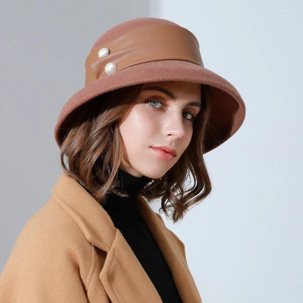 Berretti Autunno e inverno Cappello a cilindro in lana da donna vintage Cintura in pelle Cappelli a secchiello con temperamento in feltro con finiture in perle