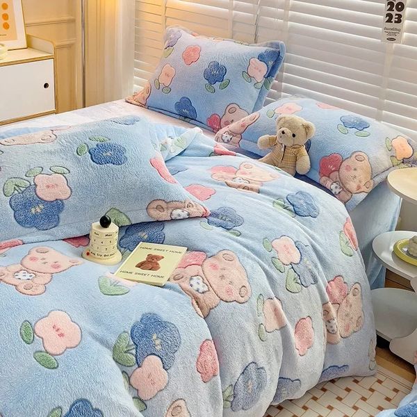 Conjuntos de cama Quente Macio Flanela Duveta Capa Coral Fleece Inverno Espesso Único Duplo Rainha King Size Blue Bear Quilt Cover Sided Velvet Bedding 231116