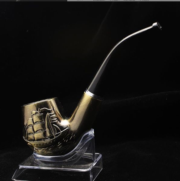 Курящая труба плавное плавание, поэтическая и живописная сигаретная труба