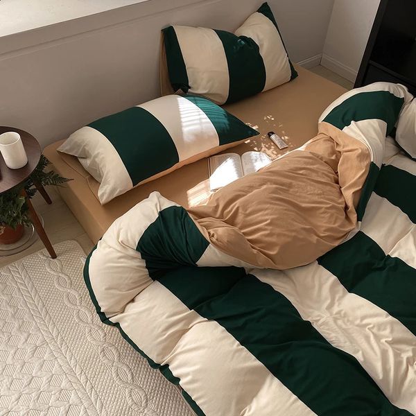 Set di biancheria da letto Set copripiumino queen size moderno in cotone a righe larghe Set di piumini accoglienti in biancheria da letto di lusso 231116