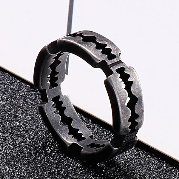 Cluster Rings Blade Style Anello da uomo 2023 Trend Solid Stainless Steel Finger Man Gioielli Regali di Natale per lui all'ingrosso