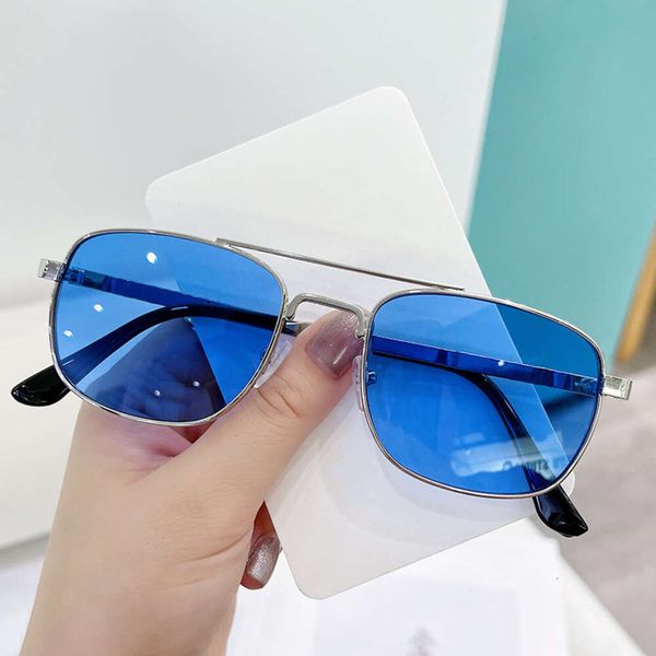 Óculos quadrados elegantes e simples, versão coreana, óculos de sol da moda com personalidade para fotografia de rua, óculos de sol de metal com feixe duplo feminino