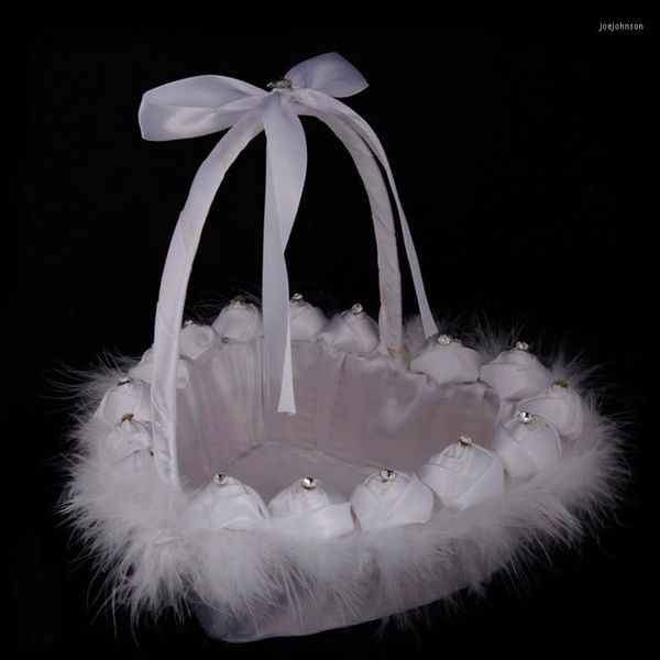 Schmuckbeutel, Blumenmädchen-Korb für die Hochzeit, kleine, weiße, herzförmige, in Satin eingewickelte Kunstblumen, Strass, Straußenflaum-Dekorationen