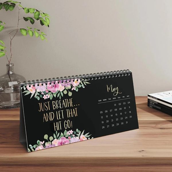 Calendario 2024 per donne Word Planner Retro Desk Indoor Good Things Programma di pianificazione del tempo quotidiano 231116