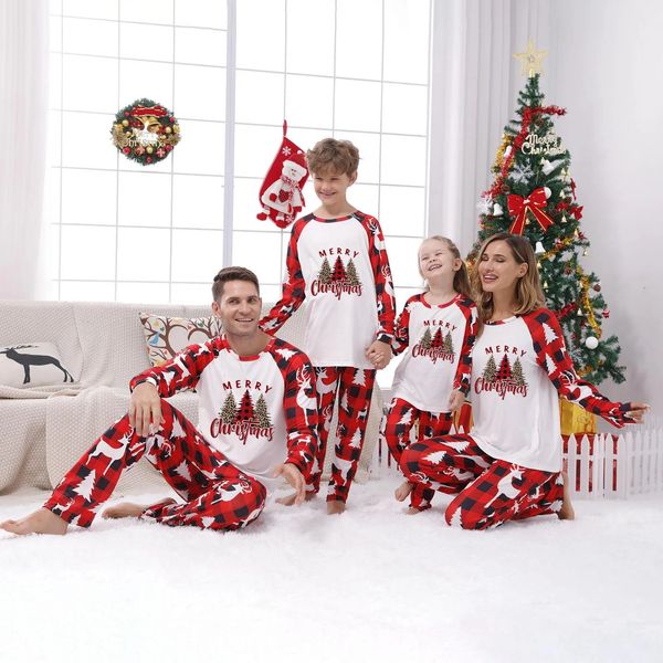 Roupas combinando para a família 2024 Natal Família combinando pijamas adultos crianças loungewear roupas tops calças 2 peças árvores de natal pijamas roupas de bebê 231117