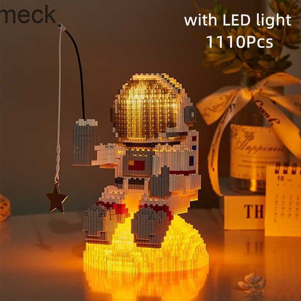 Blocchi MOC Spazio Micro Building Blocks Spaceman Figure Astronauta con casella di visualizzazione LED Light Diamond Mini Brick Toys per bambini Regali