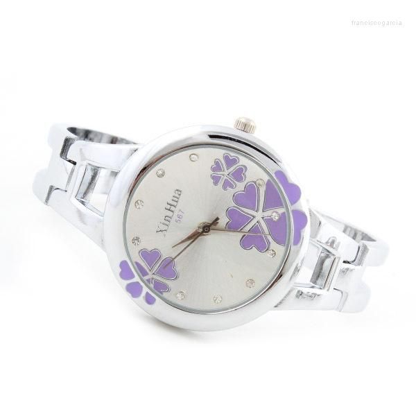 Нарученные часы Женщины смотрят Clover Ladies Fashion Bracelet Bracelet Quartz Watches for Montre Femme