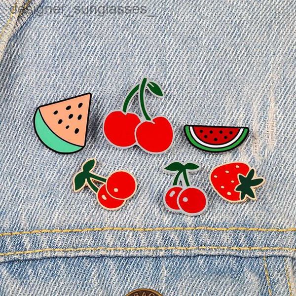 Pins Broschen 12 Stil Obst Vintage Brosche Wassermelone Sterry Emaille Pin Abzeichen Kirsche Broschen Für Frauen Schmuck Männer Zubehör Pins GeschenkL231117