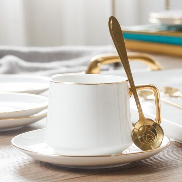 Tassen Untertassen wiederverwendbarer türkischer Kaffee Luxus kreative Tasse Keramiktassen-Set Goldrand Kahve Fincan Takimlari Espresso