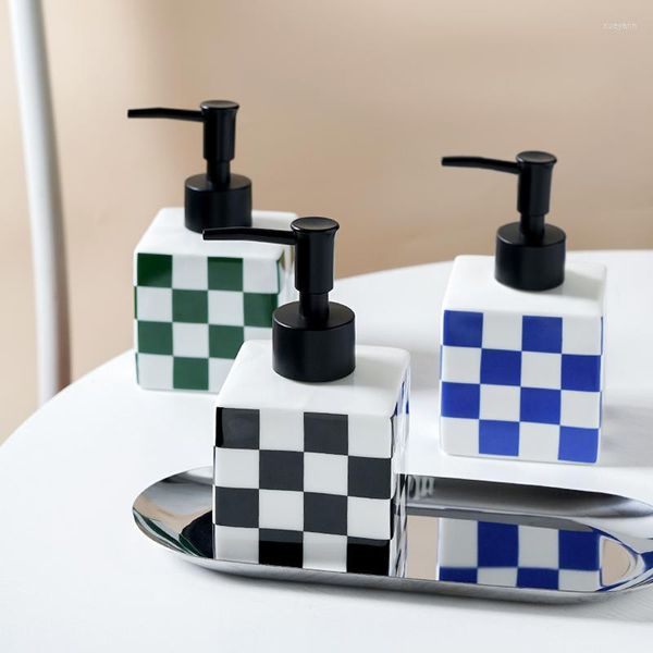 Banyo Aksesuar Seti Siyah Beyaz Kare Seramik Losyon Şişe Banyo Malzemeleri Şişeler Sabun Dispenser Dekorasyon